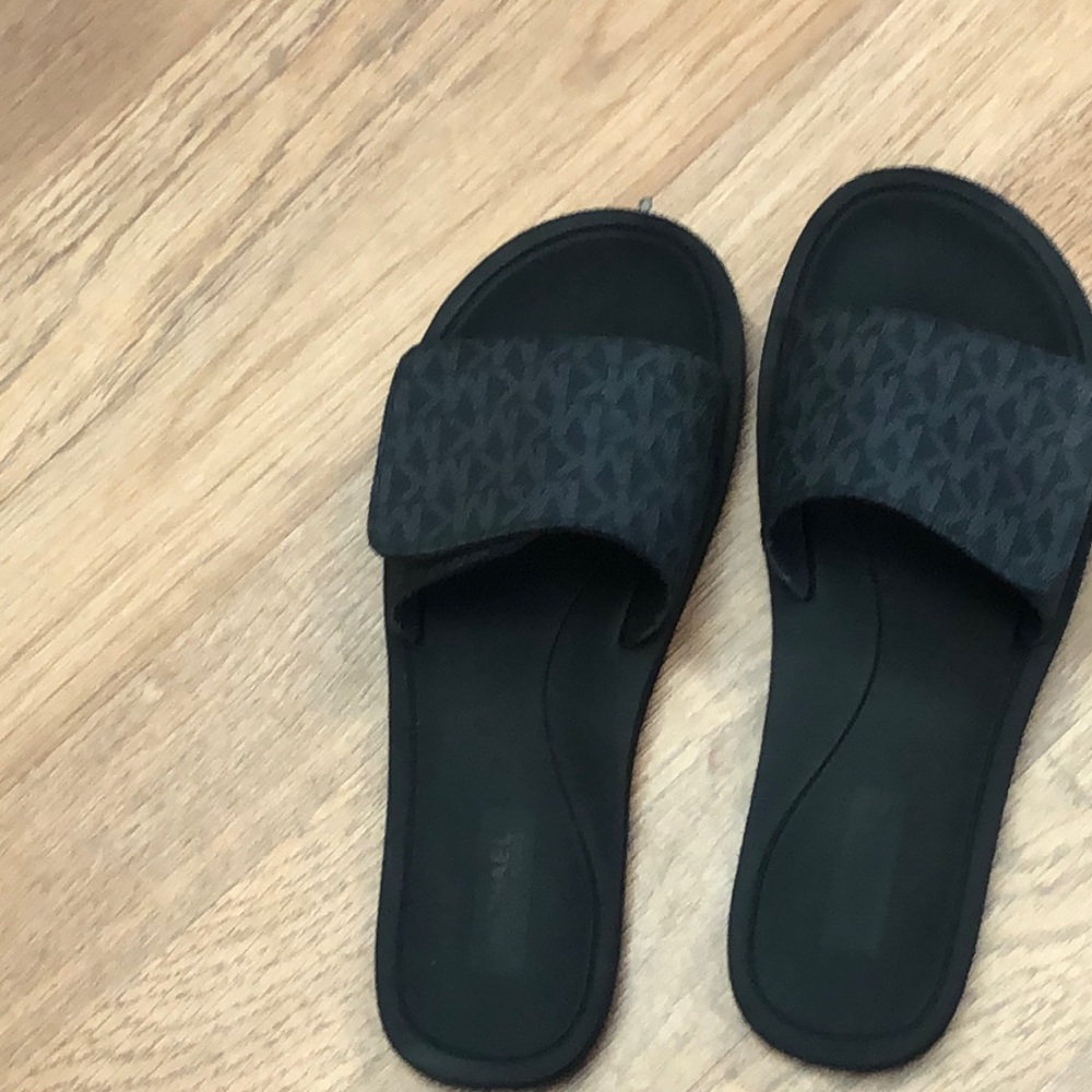 Black slides no